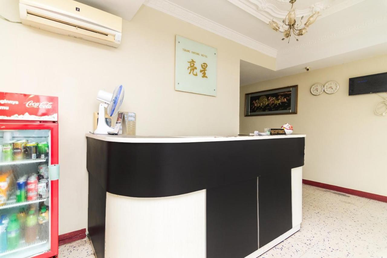 Vaccinated Staff - Oyo 1703 Terang Bintang Hotel Batam Exterior foto