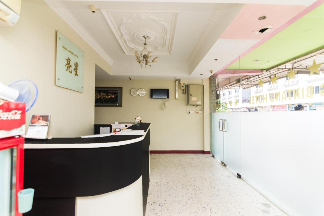 Vaccinated Staff - Oyo 1703 Terang Bintang Hotel Batam Exterior foto
