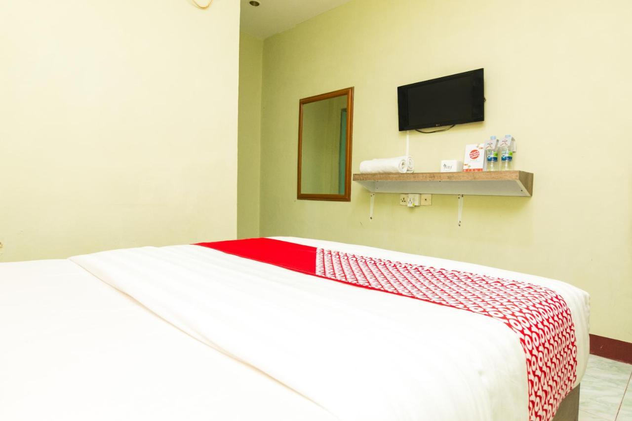 Vaccinated Staff - Oyo 1703 Terang Bintang Hotel Batam Exterior foto